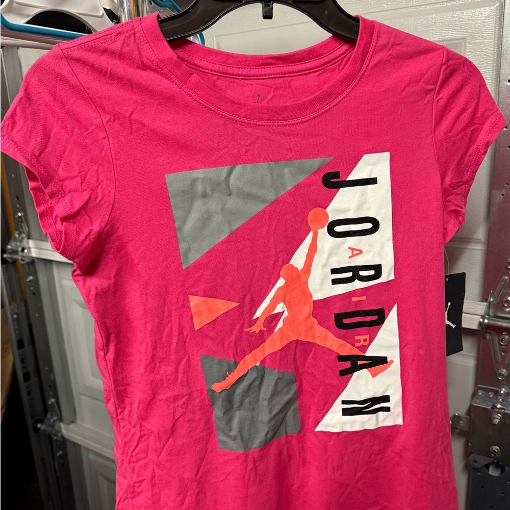 Air Jordan Pink T-Shirt with Iconic Logo NWT, Size XL girls